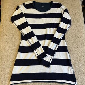 Lululemon Every Yogi Reversible Striped Long Sleeve Shirt Navy Blue White Sz 6?